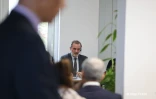 Jean-François Carenco en visite au Kub, à Saint-Denis