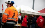 Carburants: TotalEnergies lâche du lest sur les salaires devant une grève qui fait tâche d'huile