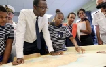 Le Port : le Secrétaire d'Etat à la mer visite le lycée Léon de Lepervanche
