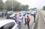 Distribution de tracts au rond-point de Gillot