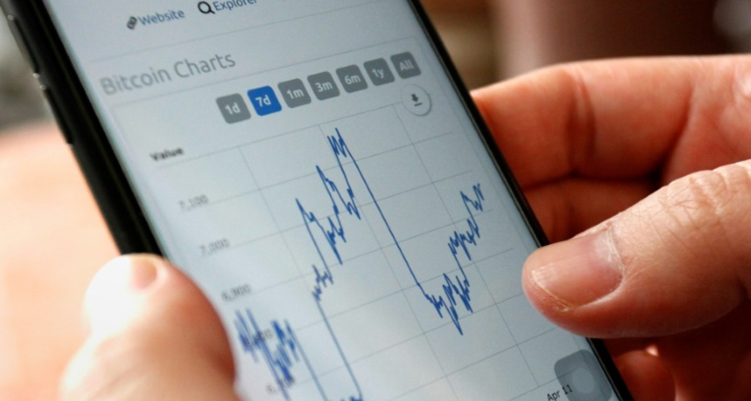 Entre bitcoins perdus et flambée des cours : combien pèsent les  cryptomonnaies?