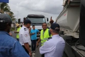Chantier de la Nouvelle Route du littoral bloqué par les salriés du BTP