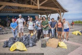 Terre Sainte Nettoyage Scolaires Étudiants et Civis ensemble pour ramasser des déchets