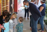 Saint-Leu : le maire Bruno Domen en visite dans trois établissements 