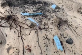 Restes des ex-paillotes sur la plage de l'Ermitage