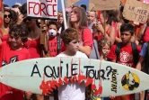 Manifestation contre la crise requins à Saint-Leu