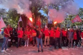 À La Réunion, les citoyens mobilisés devant la préfecture contre 