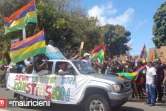 Maurice : des milliers de personnes dans la rue contre la gestion de la marée noire