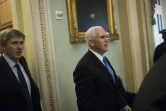Nick Ayers (à gauche), photographié le 5 décembre 2017 à Washington, aux côtés du vice-président Mike Pence