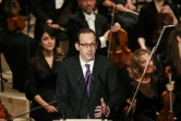 Le directeur musical de la Philharmonie de Hambourg, Christoph Lieben-Seutter, fait une déclaration avant le concert inaugural, le 11 janvier 2017