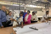 Visite de Bello à l'usine Axelle à madagascar 