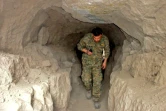 Un soldat du régime dans un tunnel creusé par les forces loyalistes à Deir Ezzor