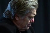 Steve Bannon écoutant un discours de Trump à Ypsilanti dans le Michigan, le 15 mars 2017