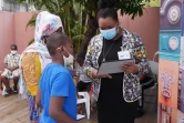 Distribution de tablettes numériques aux familles les plus nécessiteuses à Saint-Paul 