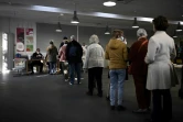 Des électeurs au premier tour de l'élection présidentielle française, le 10 avril 2022 à Bordeaux