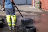 Saint-Paul : la ville récupère et recycle les pneus laissés à l'abandon 