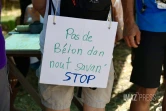 Les opposants à la ZAC de la Savane des Tamarins manifestent pour l'arrêt du chanter [?]