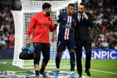 L'attaquant du PSG Kylian Mbappé blessé quitte le terrain lors de la réception de Toulouse le 25 août 2019