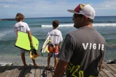 Risque requins : les surfeurs se mettent enfin à l'eau avec les vigies renforcées