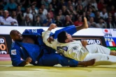 Le Français Teddy Riner, battu par le Japonais Kokoro Kageura, lors de leur combat (catégorie des +100 kgs), le 9 février 2020 au Judo Paris Grand Slam 2020