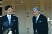 L'empereur du Japon Akihito (à droite) et le prince héritier Naruhito lors de la cérémonie du Nouvel-An, le 2 janvier 2018  au Palais impérial à Tokyo