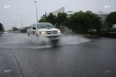 La route du Littoral basculée, l'Ouest touché par les inondations