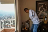 Un portrait de Pablo Escobar, baron de la drogue et "saint patron" dans un appartement duqquartier pauvre et catholique Medellin, en Colombie, le 8 septembre 2017