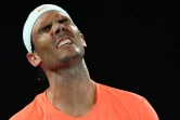 L'Espagnol Rafael Nadal, après avoir perdu un point face au Grec Stefanos Tsitsipas, lors de leur quart de finale de l'Open d'Australie, le 17 février 2021 à Melbourne
