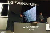 Le nouveau téléviseur à écran ultra-plat de LG  Electronics, OLED Signature, présenté au salon CES de Las Vegas le 5 janvier 2016
