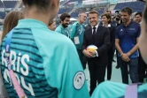 Le président Emmanuel Macron avec le patron du comité des Jeux de Tony Estanguet à Paris, le 24 juillet 2024, à quelques jours du coup d'envoi des JO