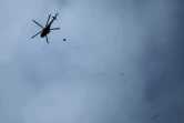 Un hélicoptère de l'armée syrienne, photographié au-dessus d'Arbine, le 20 février 2018