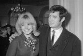 Guy Bedos et son épouse Sophie Daumier, le 19 février 1965 à Paris