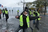 Heurts entre "gilets jaunes" et les forces de police, le 1er décembre 2018 sur les Champs-Elysées, à Paris