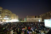 Les supporteurs égyptiens regardent le match sur un écran géant, le 19 juin 2018 au Caire