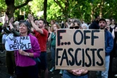 Des opposants aux manifestations "Trop c'est trop", à Bristol au Royaume-Uni, le 3 août 2024