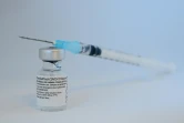 Jean Castex a annoncé que les plus de 75 ans, soit environ 5 millions de personnes, pourront se faire vacciner dès le 18 janvier dans un centre en ville, avec une procédure simplifiée