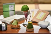 Des produits au thé matcha, glace, chocolat, gâteau, le 16 mai 2019 dans une boutique de Fujieda, au Japon