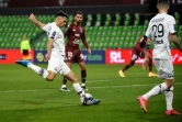 Le défenseur turc Zeki Celik fait le break pour Lille vainqueur à Metz, le 9 avril 2021 