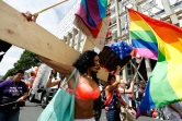 Des participants à la "Gay Pride", le 2 juillet 2016 à Paris