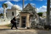 Le chanteur-compositeur Mario Darias au cimetière Colon de La Havane, le 12 février 2024 à Cuba