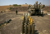 Des obus posés à terre près d'un canon à propulsion, dans la périphérie de la ville israélienne de Kyriat Shmona (nord), près de la frontière avec le Liban, le 1er septembre 2019
