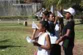 Mardi 3 juillet 2012 - Remise de mallettes pédagogiques aux élèves de CM2 de l'école Georges Thiébaut au Port (photo D.R)