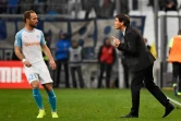 L'entraîneur de Marseille Rudi Garcia en discussion avec Valère Garmain lors du match nul à domicile 2-2 face à Angers en 30e journée de L1 le 30 mars 2019