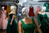 Des mannequins voilés en habits féminins photographiés dans un magasin de Kaboul, en Afghanistan, le 22 juillet 2024