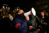 Rassemblement de policiers la nuit à Paris, le 21 october 2016.