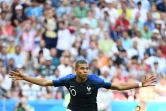L'attaquant des Bleus Kylian Mbappé exulte après avoir inscrit le 4e but pour l'équipe de France contre l'Argentine au Mondial, le 30 juin 2018 à Kazan  