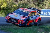 Le Français Sébastien Loeb au volant de sa Hyundai, dans le fossé lors du shakedown du Tour de Corse, à Sorbo-Ocognano, le 28 mars 2019