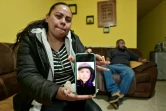 Nancy Reyes montre la photo de son fils porté disparu, Jorge Luis Robles, 15 ans, à Guadalupe, Etat du Zacatecas, le  14 mars 2022
