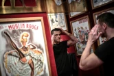 Alexandru Nicolae Denes, alias Alex Denes, danseur principal au Moulin Rouge, à l'intérieur de l'établissement, à Paris, le 18 mars 2021