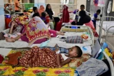 Une fillette atteinte de la dengue soignée à l'hôpital Mugda à Dacca, le 3 octobre 2023